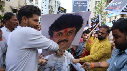 burns valmik Karads statue in thane