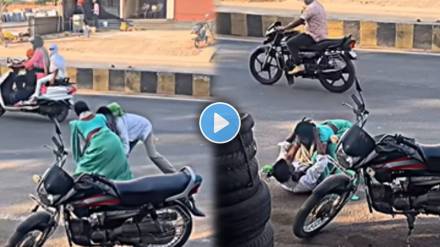 Husband Wife Fighting on road