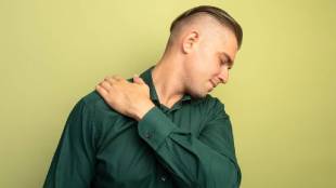 cause of pain in the shoulder after diabetes