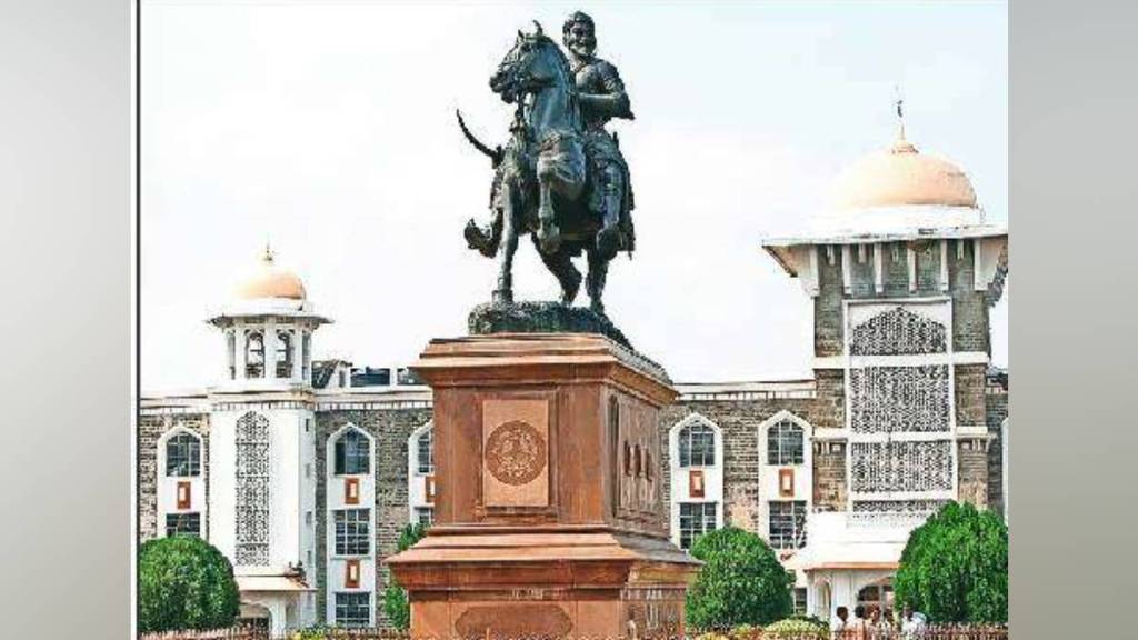 Kolhapur , Shivaji University kolhapur loksmriti hostel receives donation from brother sister
