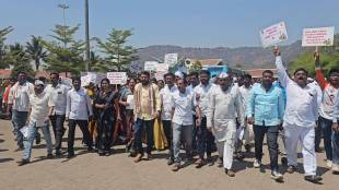 Kuldeep Karpe and colleagues dumped satbara cotton soybeans into the arabian Sea