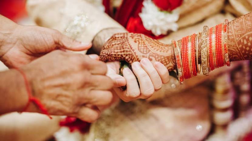 Marriage age gap between bride and groom