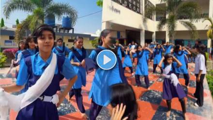 students of Marathi Zilla Parishad school dance
