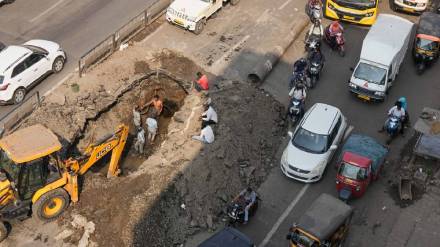 pune water pipeline near dandekar bridge burst disrupting supply