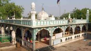 bhayandar dargah built by destroying mangroves in uttan revenue minister orders its removal