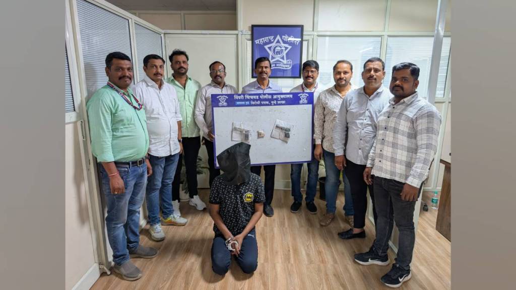 anti property squad arrested accused with two pistols and two live cartridges near Kasarwadi bridge