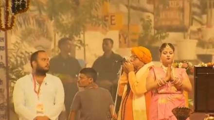 prime minister modis ganga pujan in varanasi was highlighted by attention grabbing conch shelling