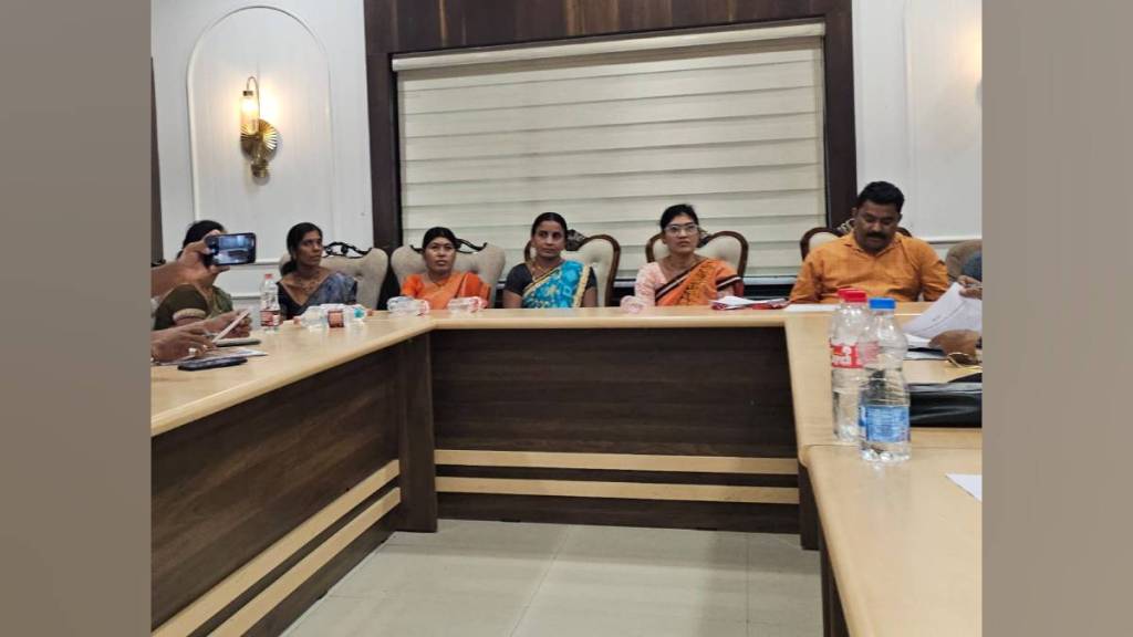 Womens filed cheating charges against bjp corporator ashish Pipre threatening self immolation if unaddressed Womens filed cheating charges against bjp corporator ashish Pipre threatening self immolation if unaddressed