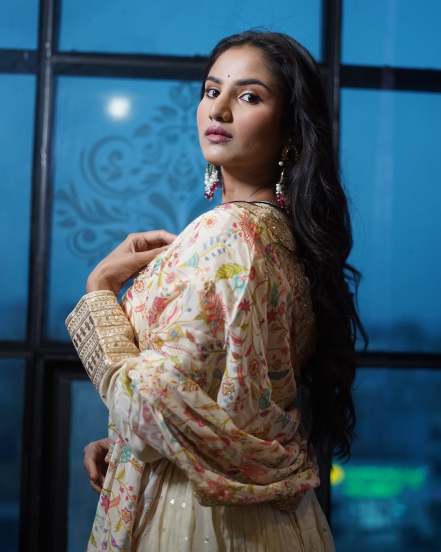 Yed Lagla Premacha Fame Pooja Birari Bold Look