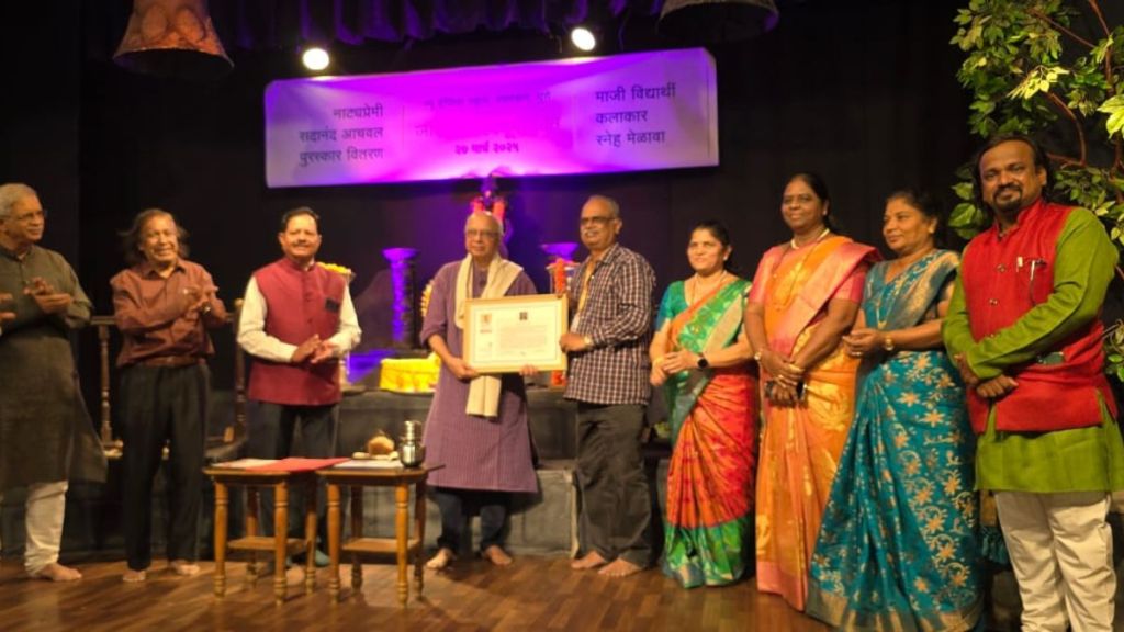 It is necessary to be introspective rather than angry with humor Satish Alekars opinion It is necessary to be introspective rather than angry with humor Satish Alekars opinion