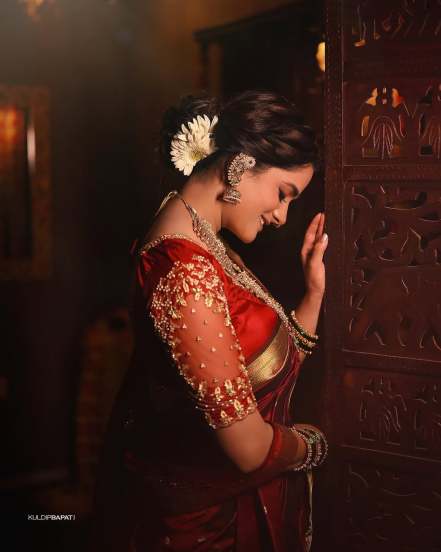 Gudhi Padwa 2025 Marathi actress bhagyashree mote traditional look