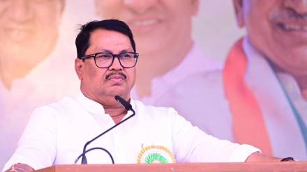 vijay wadettiwar criticized agriculture minister for using insensitive language instead of aiding farmers