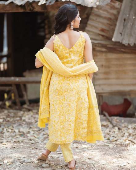Vijaya Babar Yellow Dress Look