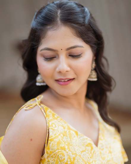 Vijaya Babar Yellow Dress Look