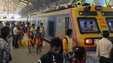 central railway whatsapp complaint for ticketless commuters in ac local