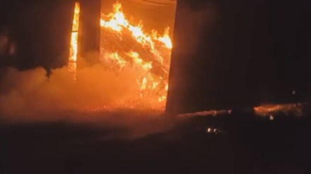 कन्नडजवळील बिकेट कंपनीला आग; नुकसान मोठे कन्नडजवळील बिकेट कंपनीला आग; नुकसान मोठे