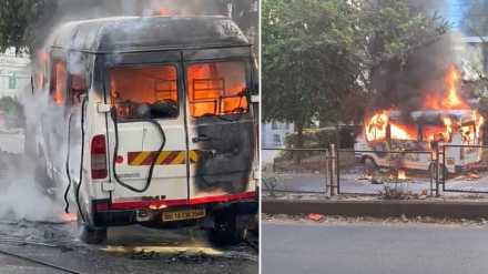 Hinjewadi tempo traveller fire news in marathi