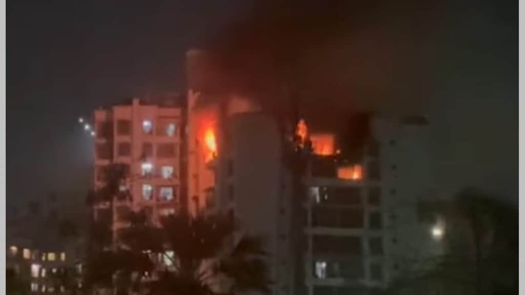 kalyan fire breaks out at Godrej hill kalyan fire breaks out at Godrej hill