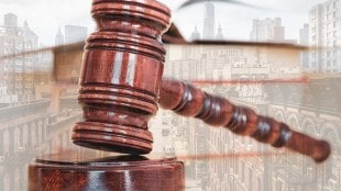 amravati man accused his wife in fraud case she filed petition