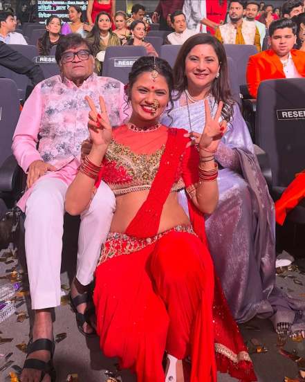 gautami patil photos with ashok saraf nivedita saraf
