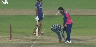 Riyan Parag Fan Invades Pitch in RR vs KKR