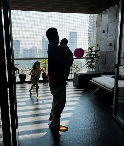 Rohit Sharma With His Kids Samaira and Ahaan