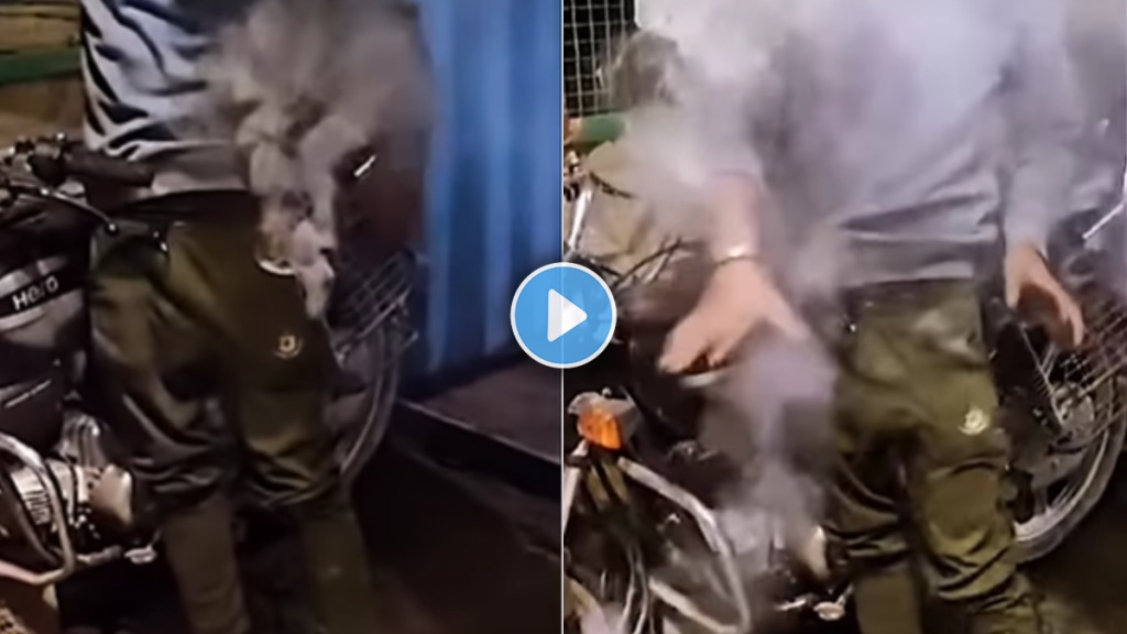 Shocking video of mobile caught fire smoke came out of pocket from young man pant video viral