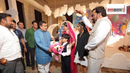 'काहीही हो... पण नेता होऊ नकोस', नितीन गडकरींनी खासदाराच्या मुलाला काय सल्ला दिला? (@hanumanbeniwal एक्स अकाउंट)