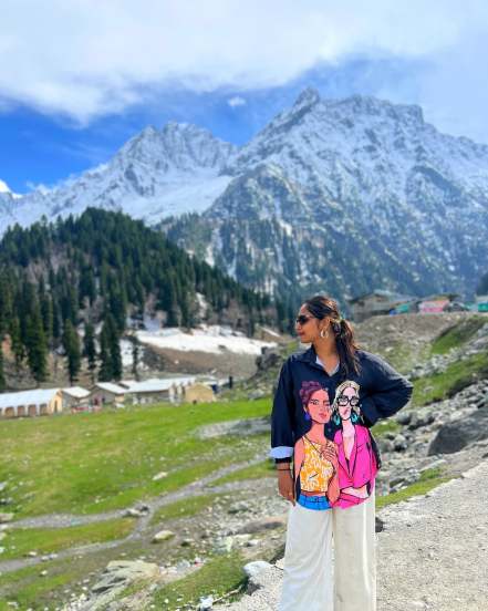 Aditi Dravid Shared Pahalgam Kashmir Photos