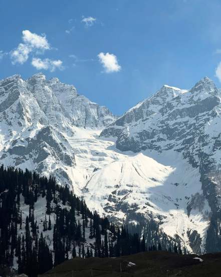 Aditi Dravid Shared Pahalgam Kashmir Photos