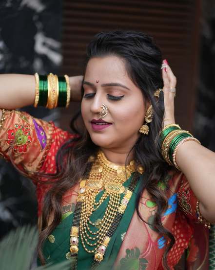 Amruta Bane Paithani Saree Premachi Goshta