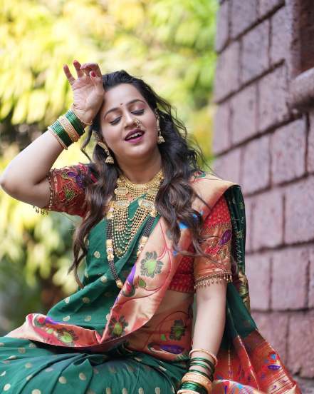 Amruta Bane Paithani Saree Premachi Goshta