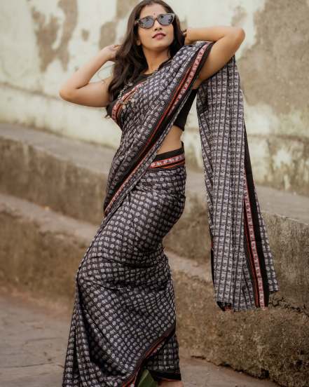 Asmita Deshmukh Haathi Khun Saree