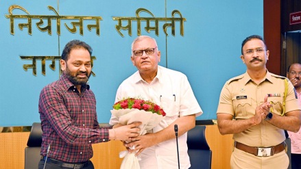 Congress MLA Dr. Sanjay Meshram praised CM Devendra Fadnavis