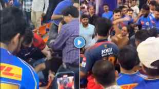 IPL 2025 Big Fight Between Fans During DC vs MI Arun Jaitely Stadium Delhi Watch Video