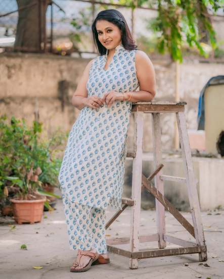 Dipti Ketkar Pink Cotton Saree Look