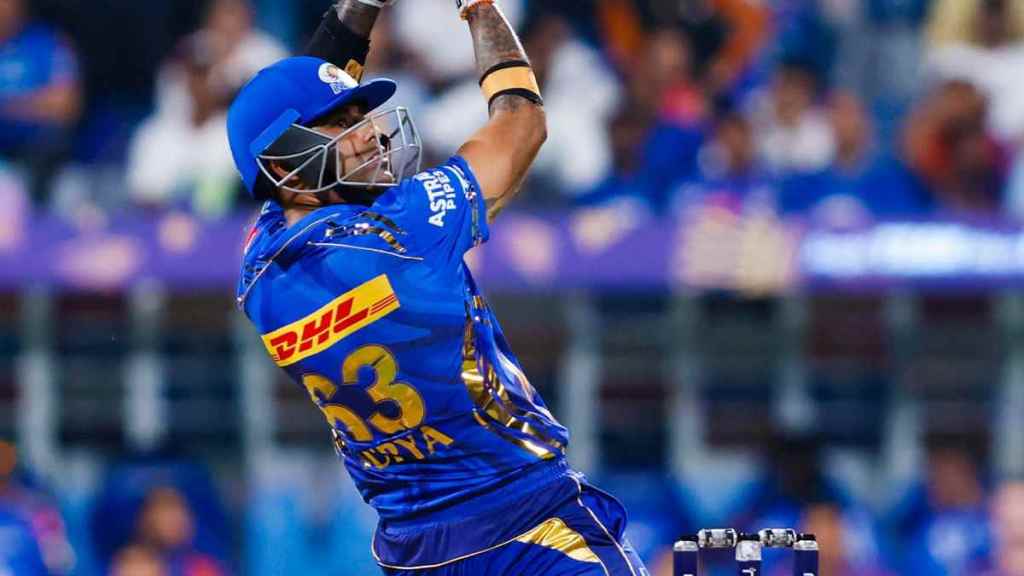 Lucknow Super Giants vs Mumbai Indians Live Match Score Updates in Marathi