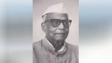 Loksatta tarktirth vichar The decline of the political party system Elections