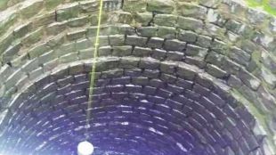 8 dead after youth falls into well 7 jump one by one to save him