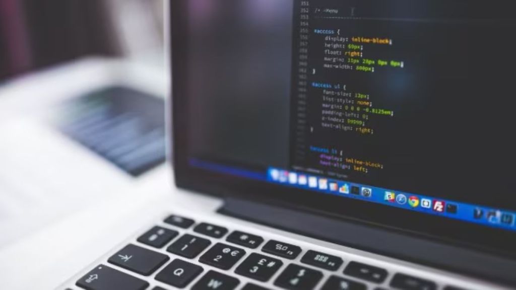 US Nail Salon Worker arrested for having 13 Remote IT Jobs