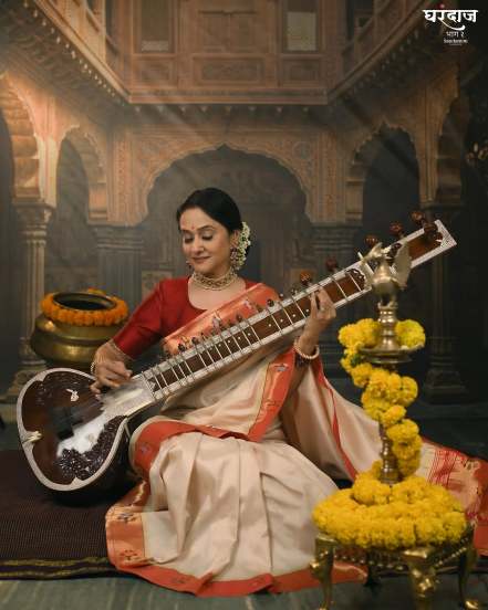 Mrinal Kulkarni Saree Look Photoshoot