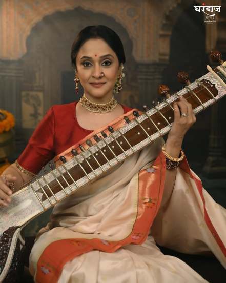 Mrinal Kulkarni Saree Look Photoshoot