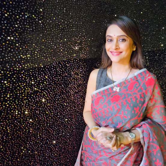 Mrinal Kulkarni Saree Look Photoshoot