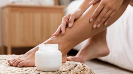 How to Stop Cracked Dry Skin on Feet This Summer