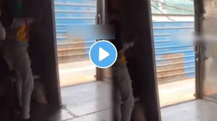 Drug intoxication while travelling in a local train from Dombivli railway station towards CSMT video goes viral