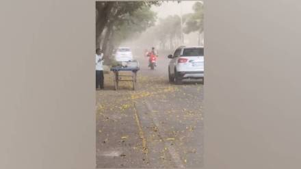 dust storm hit Kalyan dombivli causing panic and blowing debris away in 30 minutes