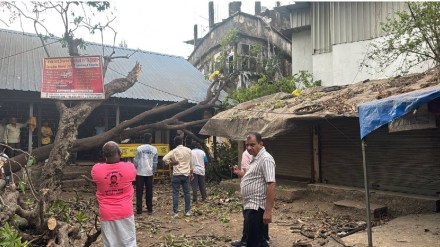 unseasonal rain accompanied by gusty winds in wada taluka letter on houses and buildings blown away unseasonal rain accompanied by gusty winds in wada taluka letter on houses and buildings blown away