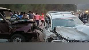 eleven people injured in collision between tata sumo and ertiga on mumbai goa highway