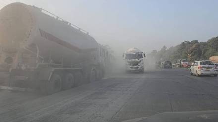 mumbai ahmedabad highway police action against 70 rmc vehicles driving in the opposite direction