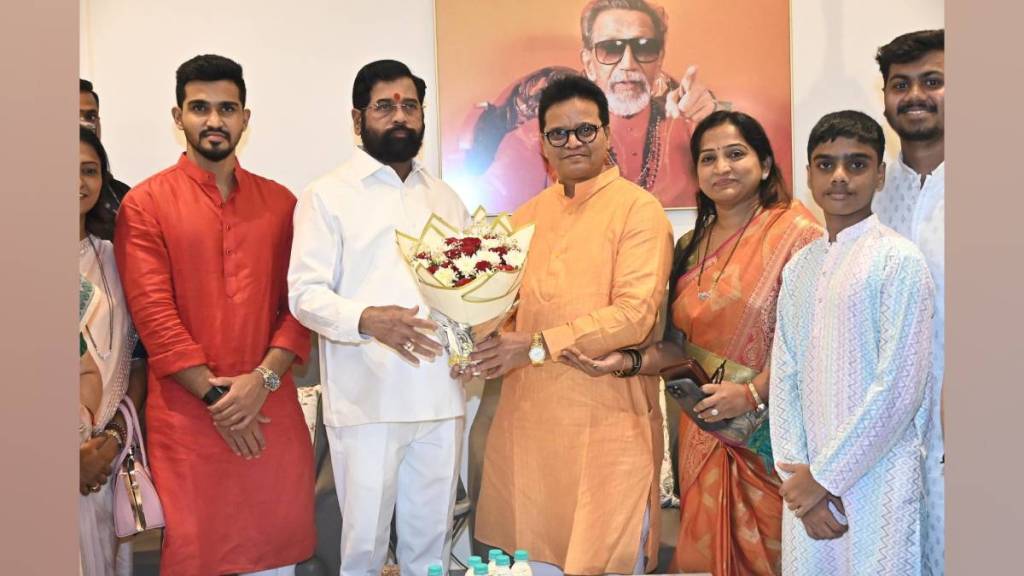 ex corporator sanjay ghadi and wife sanjana switch from thackeray to Shindes Shiv Sena